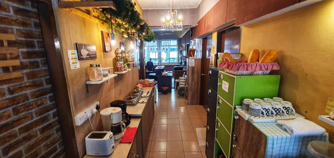بيت شباب Escape Backpackers Kk كوتا كينابالو المظهر الخارجي الصورة