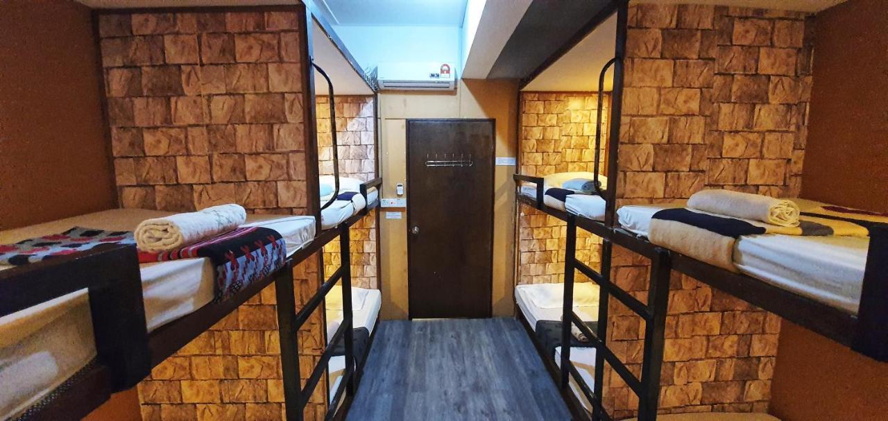 بيت شباب Escape Backpackers Kk كوتا كينابالو المظهر الخارجي الصورة
