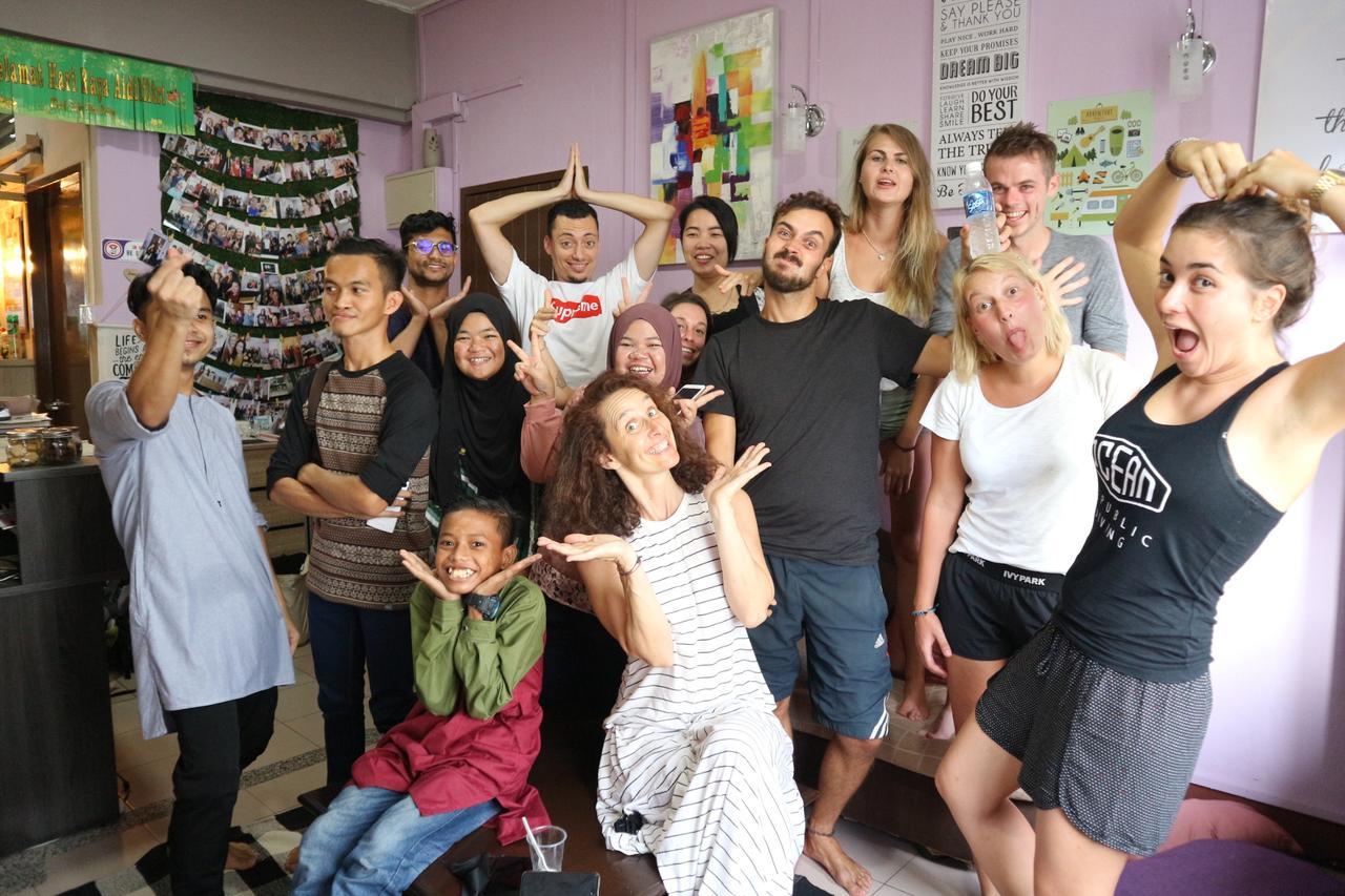 بيت شباب Escape Backpackers Kk كوتا كينابالو المظهر الخارجي الصورة