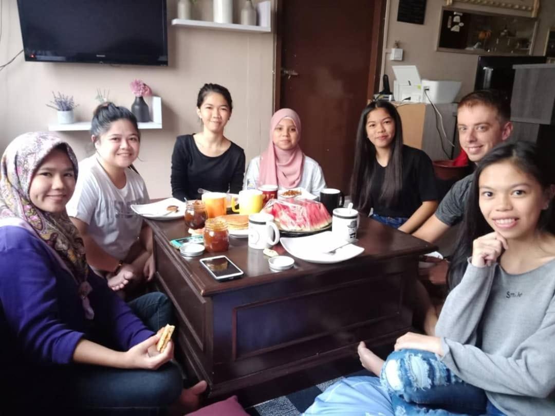 بيت شباب Escape Backpackers Kk كوتا كينابالو المظهر الخارجي الصورة