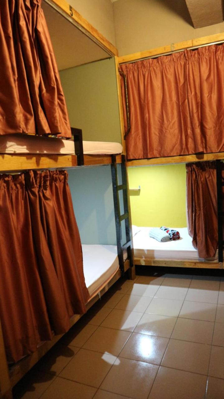 بيت شباب Escape Backpackers Kk كوتا كينابالو المظهر الخارجي الصورة