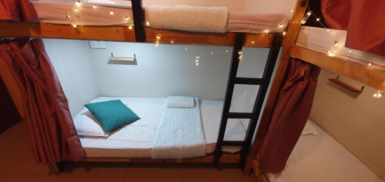 بيت شباب Escape Backpackers Kk كوتا كينابالو المظهر الخارجي الصورة